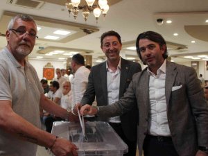 Onur Göçmez Güven Tazeledi