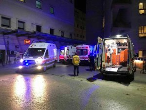 İ̇ki Grup Arasında Silahlı Kavga: 4 Yaralı