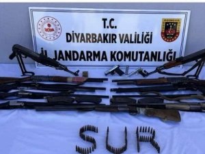 Jandarmanın Dikkatinden Kaçmadı Yapılan Aramada Cephanelik Çıktı