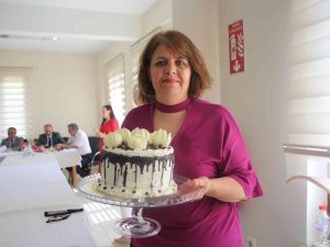 Pasta Yarışmasında 11 Kadın Kıyasıya Yarıştı