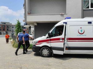 Madde Bağımlısı Olduğu İddia Edilen Şahıs Polisin Parmağını Isırdı