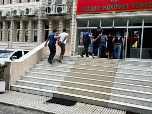 Adana’da Araçlardan Hırsızlık Yapan 4 Kişi Tutuklandı