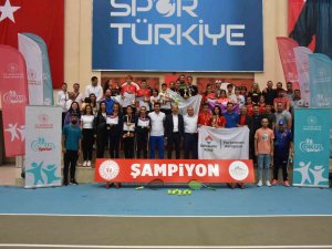 Tenis Yıldızlar Türkiye Birinciliği Müsabakaları Sona Erdi