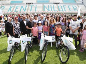 Nilüfer’de En Çalışkan Öğrencilere Bisiklet Armağanı