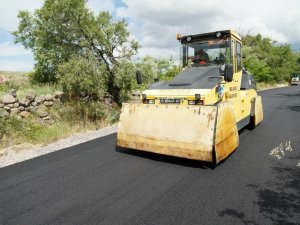 Melikgazi’de Asfalt Atağı Sürüyor