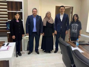 Öğretmen Ve Öğrencilerinden Örnek Davranış