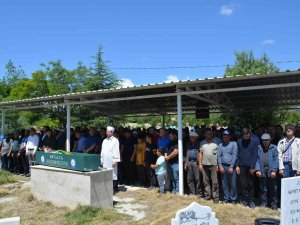 Kalp Krizi Sonucu Hayatını Kaybeden Muhtar Toprağa Verildi
