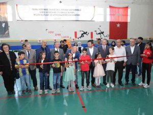 Ağrı’da Spor Malzemesi Ve Enstrüman Dağıtım Töreni Düzenlendi