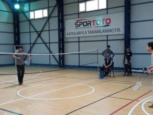 Çukurca’da Batminton Müsabakaları Yapıldı