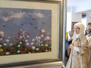 Emine Erdoğan, Tarihi Ankara Kalesi’nde Açılan "Ekolojik Sanat" Sergisini Ziyaret Etti