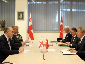 Bakan Akar, Gürcistan Savunma Bakanı Burculadze İle Görüştü