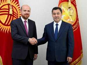 Kırgızistan Cumhurbaşkanı Caparov, Bilal Erdoğan’ı Kabul Etti