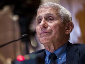 Abd’de Covid-19 İle Mücadelenin Lideri Fauci, Korona Virüse Yakalandı