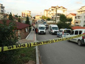 Telefonları Açmayınca Evine Bakmaya Gittiler, Cesediyle Karşılaştılar