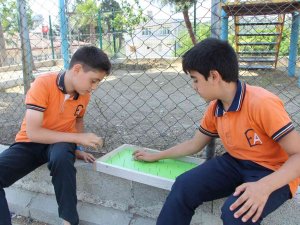 Çocuklar Sanal Değil, Geleneksel Oyunlar Oynuyor
