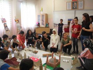 Geleceğin Sanatçıları Eserlerini Sergiledi