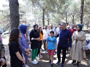 Sultangazi Belediyesi’nden Gençlere Yks Öncesi Moral Pikniği