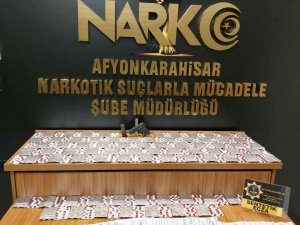 Kovalamaca Sonrası Yakalanan Otomobilden Binlerce Uyuşturucu Hap Çıktı