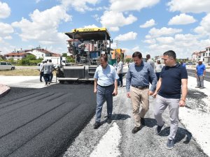 Hasan Kılca Yol Asfaltlama Çalışmalarını Yerinde İnceledi
