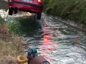 Mersin’de Otomobil Sulama Kanalına Uçtu: 2 Ölü