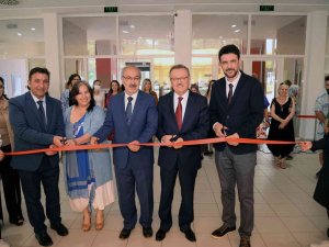 Üniversiteli Öğrencilerden Çini Ve Seramik Sergisi