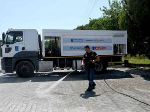 Kuşadası’nda Cadde Ve Sokaklar Temizlendi