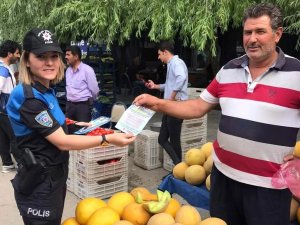Polis Ekipleri Semt Pazarında Kades Hakkında Bilgi Verdi