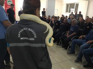 İ̇tfaiye Erlerine Yılanlı Eğitim
