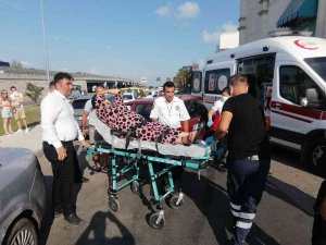 Hamile Kadının Kontrolünü Kaybettiği Araç Park Halindeki Araçlara Çarptı: 2 Yaralı