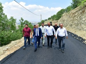 Yeşilyurt’ta Yol Düzenleme Çalışmaları