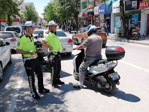 Trafikte Kask Ve Emniyet Kemeri Denetimleri Sürüyor