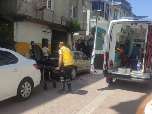 Yangına Müdahale Etmeye Çalışan İtfaiye Eri Yüksekten Düştü