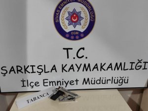 Polis Ekipleri Çeşitli Suçlardan Aranan 13 Şahsı Yakaladı