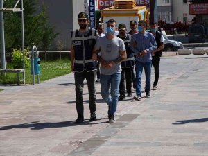 Sokakta Kuzenini Öldüren Şüpheli Yakalandı