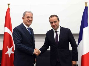 Bakan Akar, Fransız Mevkidaşı Lecornu İle Görüştü