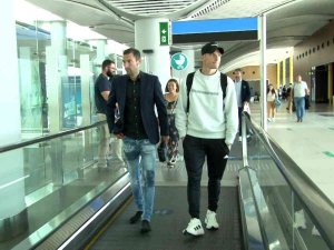 Trabzonspor’un Yeni Transferleri Larsen Ve Doğucan, İ̇stanbul’a Geldi