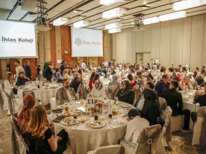 İ̇hlas Koleji Mezunlarını Uğurladı