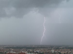 Meteorolojiden Eskişehir Ve Kütahya İçin Sağanak Uyarısı