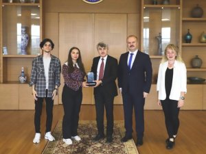 Kalite Gönüllüleri Topluluğu’na Yökak Zirvesinde Ödül