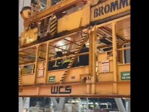 Çalıştığı Gemide 5 Metre Yükseklikten Düşen İşçiye Kurtarma Operasyonu Böyle Yapıldı
