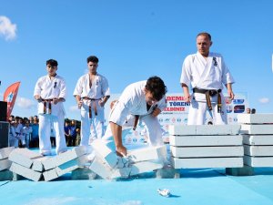 Sultangazi Belediyesi Spor Akademilerinin 2021-2022 Dönemi Coşkulu Törenle Son Buldu