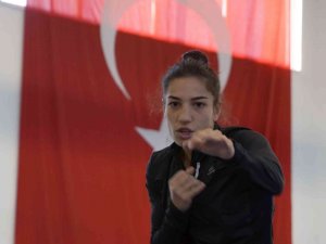 Dünya Boks Şampiyonu Çağırır: “Gerçek Bir Takım Olduğumuzu Dünyaya Gösterdik”