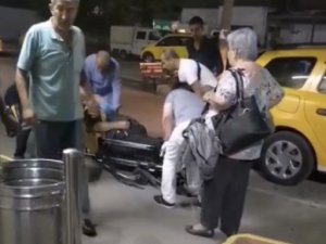 Takside Kalp Krizi Geçiren Kişinin Yardımına Çevredekiler Koştu
