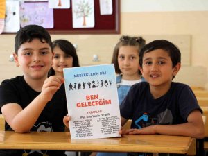 İ̇lkokul Öğrencileri Kaleme Aldıkları Kitabın Baskısı İçin Sponsor Arıyor