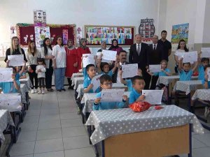 Öğrencilerin Karne Sevinci: Pandemisiz İlk Yaz Tatili Başladı