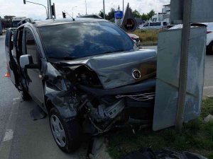 Düğüne Giderken Kaza Geçirdiler: 4 Yaralı