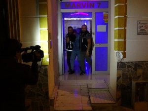 Evlerini Uyuşturucu Laboratuvarına Çeviren Çift Adliyeye Sevk Edildi