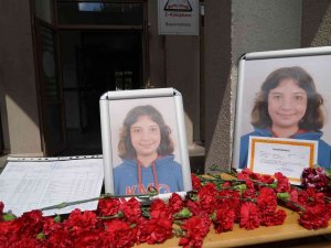 En Acı Karne Töreni: Kazada Ölen Tuana İçin Okulunda Karne Töreni Düzenlendi