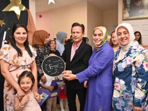 Açem’li Anne Ve Çocukları Karne Heyecanı Yaşadı