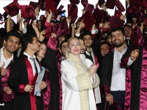 Akdeniz Üniversitesi Tıp Fakültesi’nden 438 Hekim Mezun Oldu